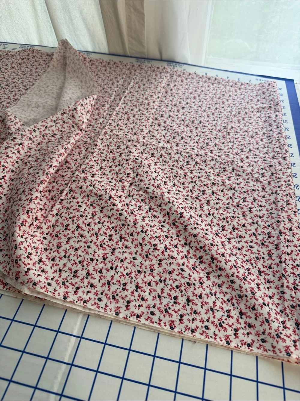 Vintage 1970s Calico Fabric 3 Yards Red Navy Floral Cream Cotton Blend 44”